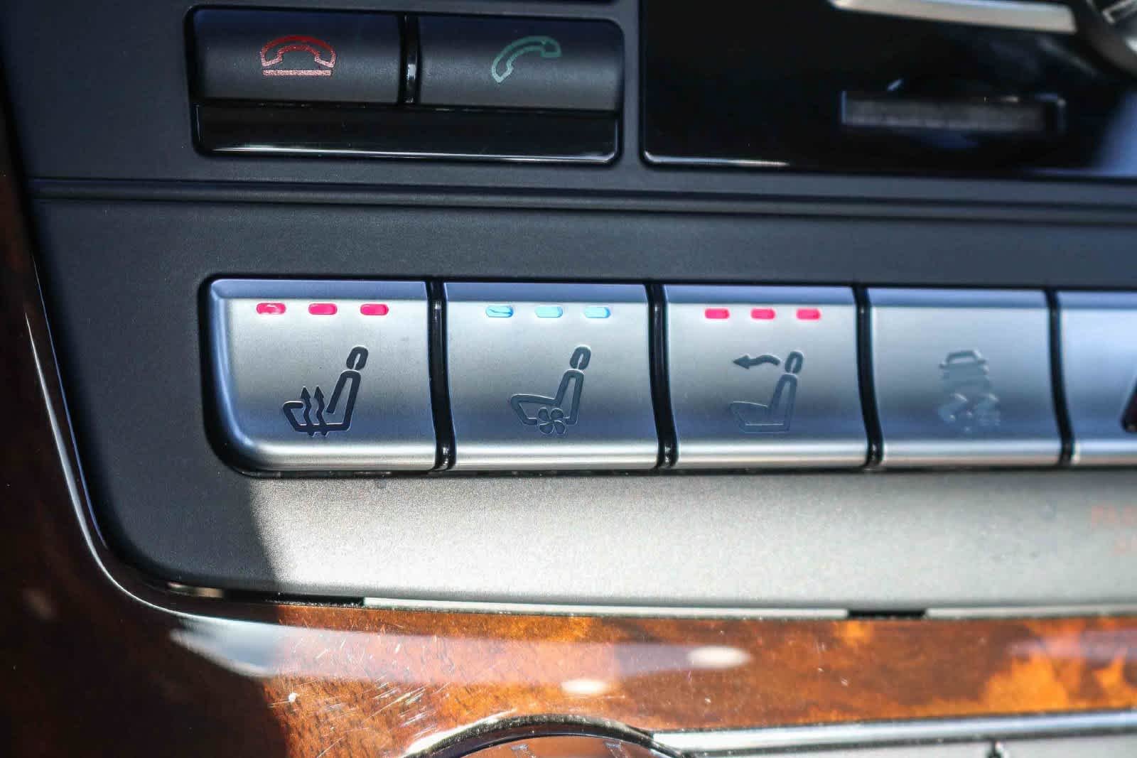 Used 2013 Black Mercedes-Benz SL 550 image 23