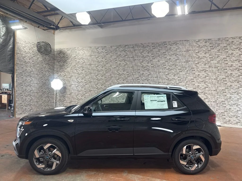 New 2026 Onyx Black Hyundai SEL image 4