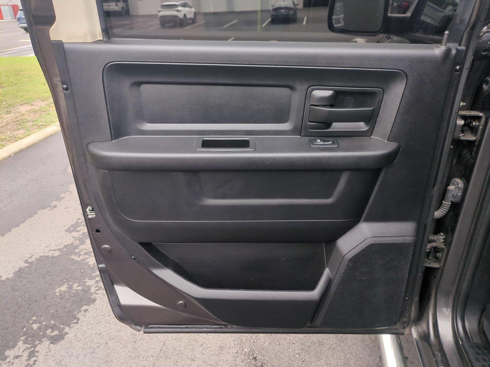 Used 2017 Granite Crystal Metallic Clearcoat Ram Express image 28