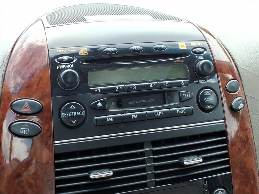 Used 2004 Green Toyota XLE image 25