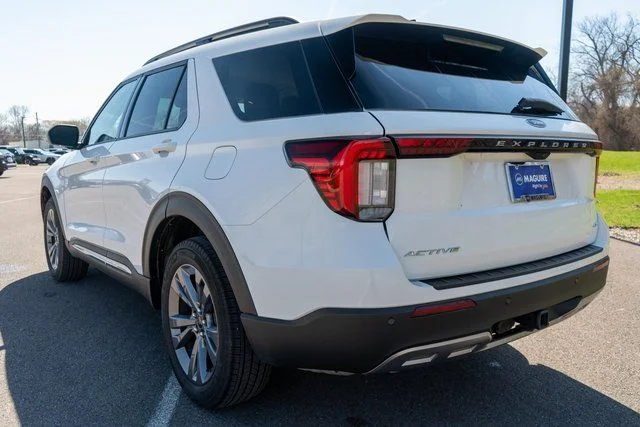 Used 2025 White Ford Active image 8