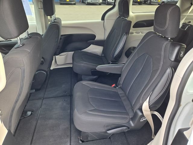 Used 2024 White Chrysler LX image 9