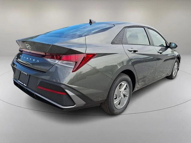 New 2026 Gray Hyundai SE image 4