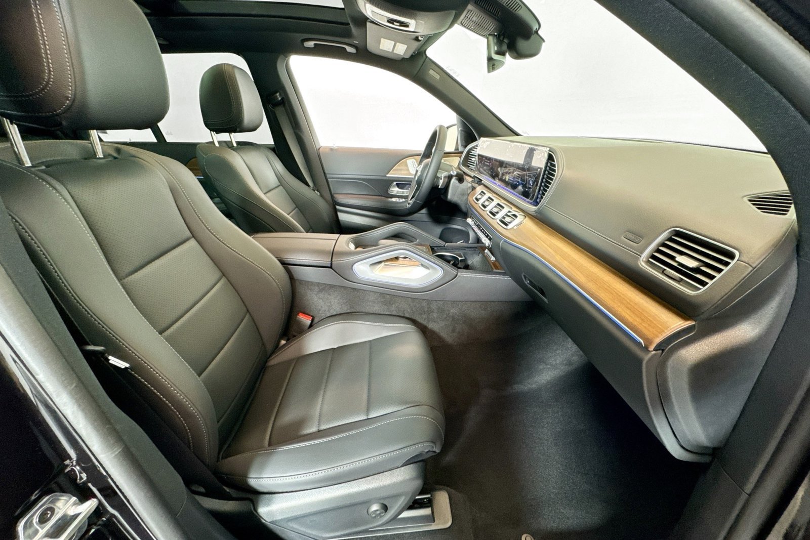 New 2026 Obsidian Black Metallic Mercedes-Benz GLE 350 image 26