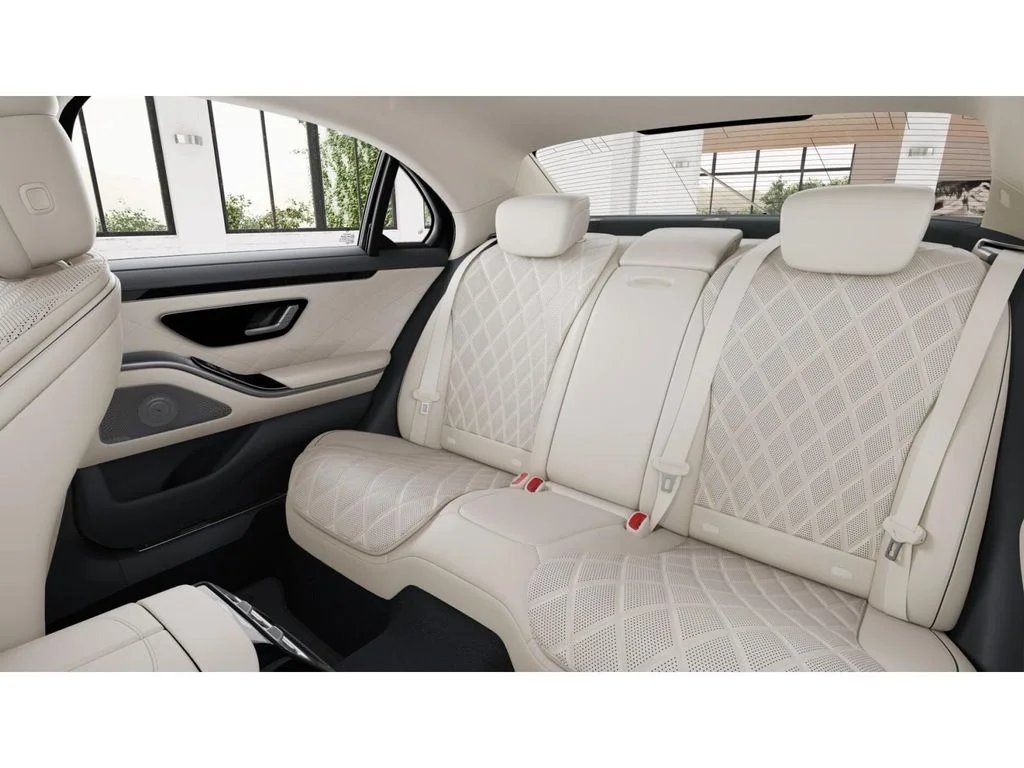 Used 2025 White Mercedes-Benz S 580e image 5