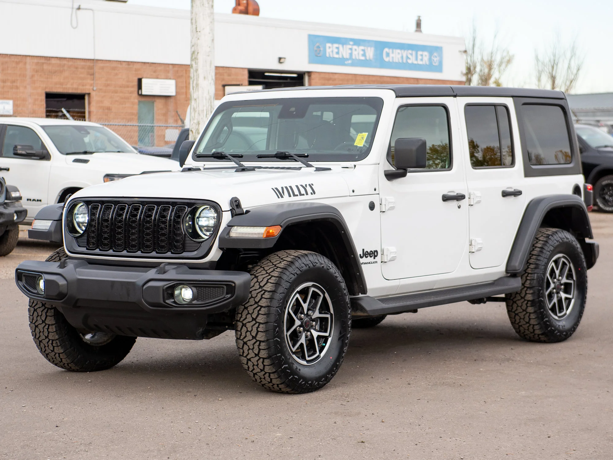 Used 2024 White Jeep Willys* 4 Door 4x4, Safety Group, Rear Locker, Heated Seats/Wheel image 9