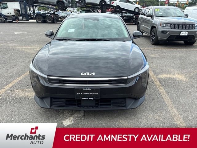 Used 2025 Black Kia LXS image 9