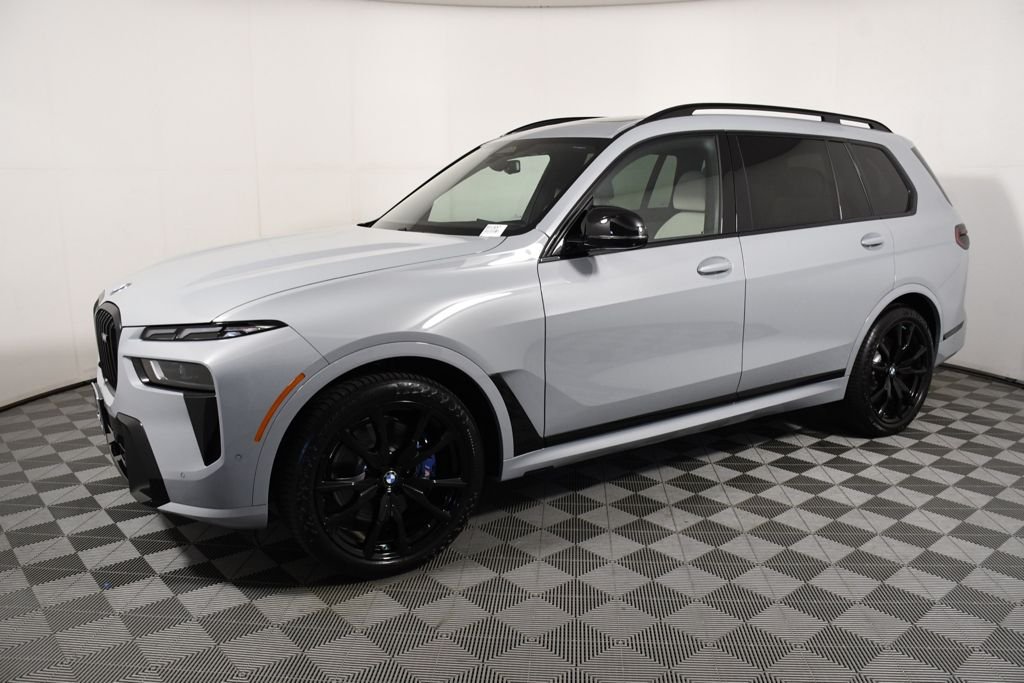 Used 2025 BMW X7 M60i with VIN 5UX33EM06S9X19097 for sale in Richfield, Minnesota