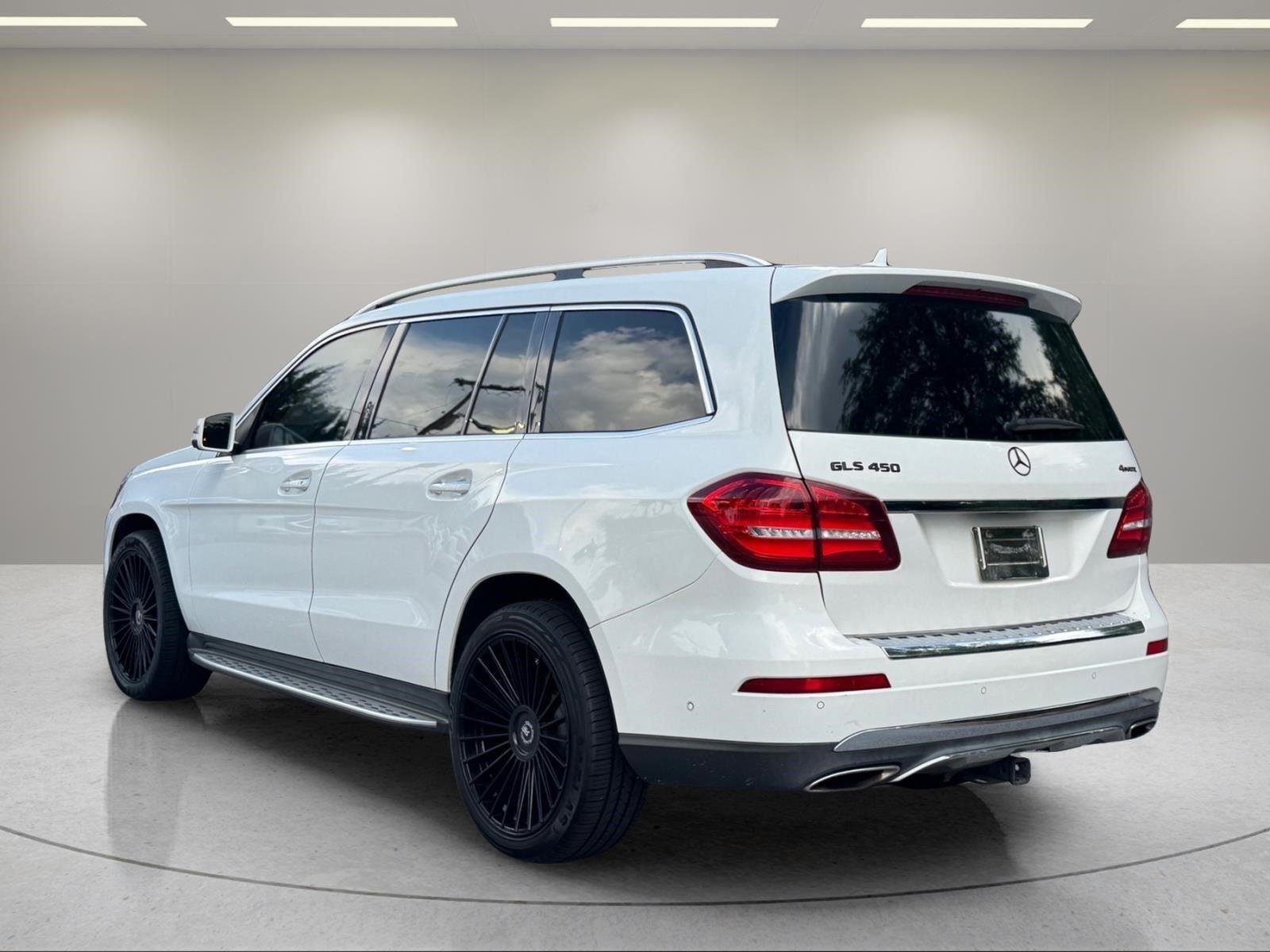 Used 2017  MERCEDES-BENZ TRUCK  image 3