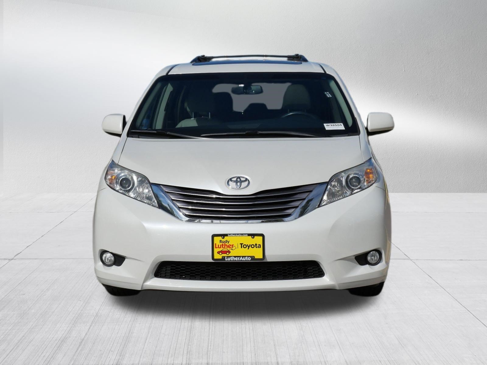 Used 2017 Toyota Sienna XLE with VIN 5TDDZ3DC9HS173392 for sale in Golden Valley, Minnesota