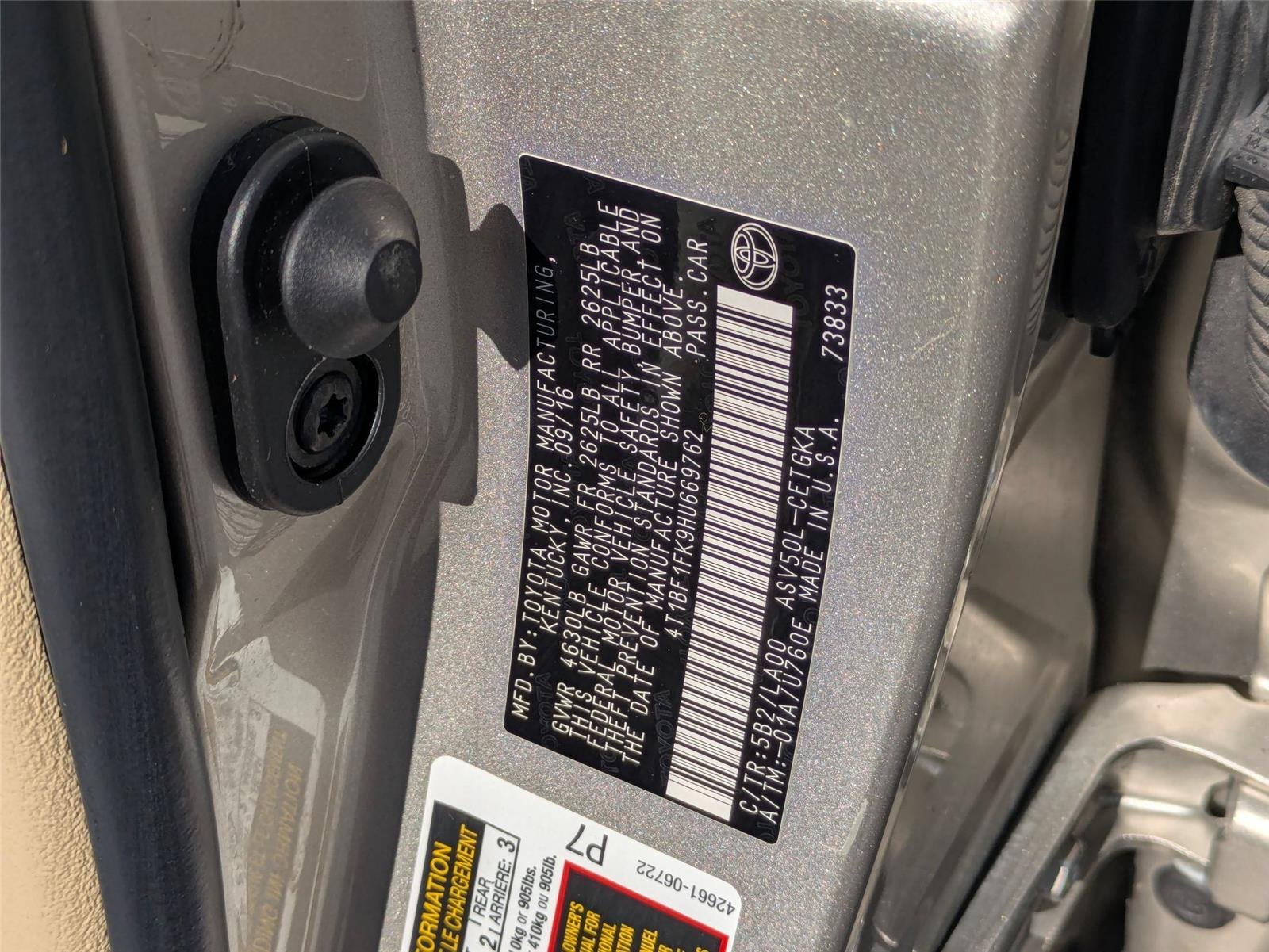 Used 2017 Creme Brulee Mica Toyota XLE image 37
