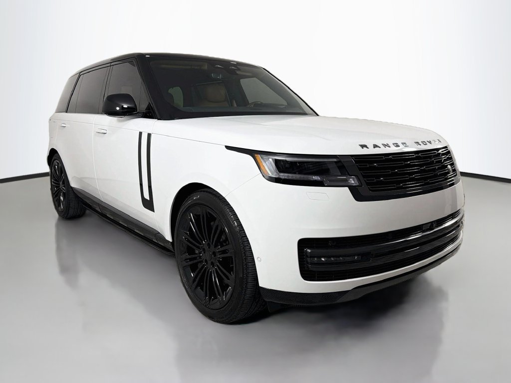 Used 2026 White Land Rover SE image 3