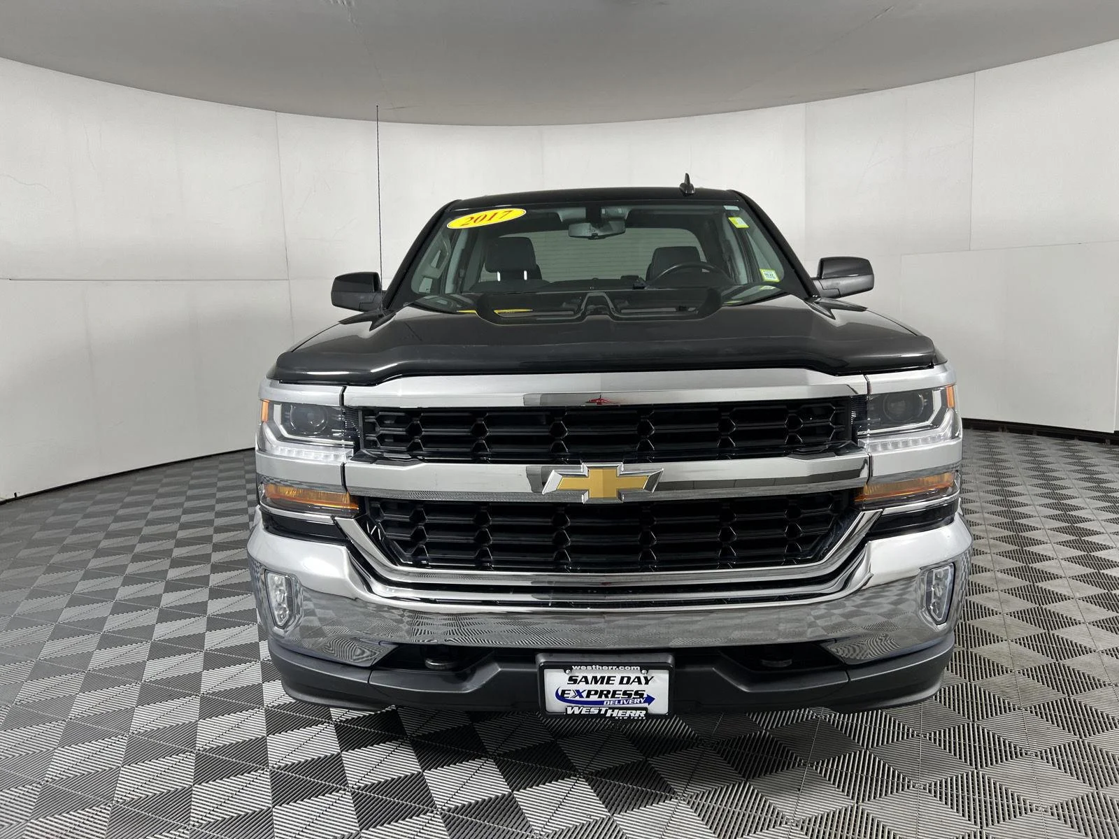 Used 2017 BLACK Chevrolet LT image 16