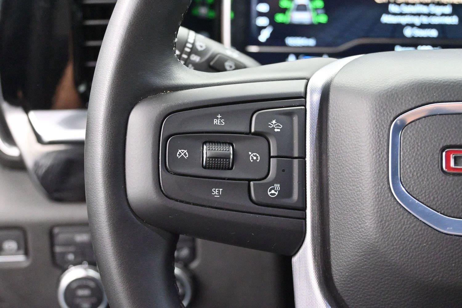 Used 2025 Onyx Black GMC Elevation image 17