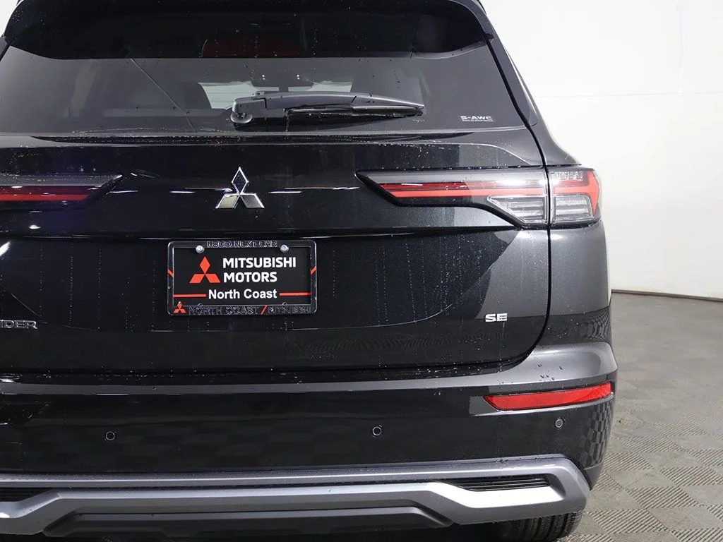 New 2026 Black Mitsubishi SE 1.5T S-AWC image 17