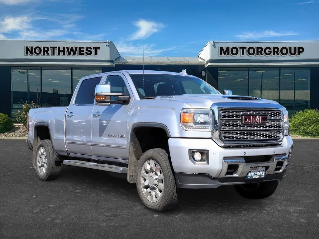2018 GMC Sierra 4WD Crew Cab Standard Box Denali's photo