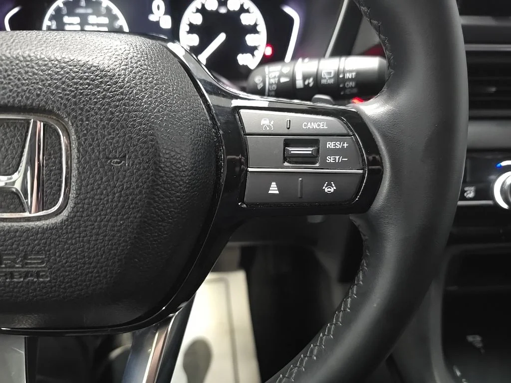 Used 2023  Honda EX-L image 22
