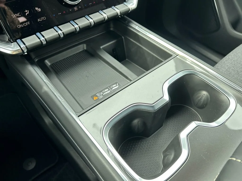 New 2026 Sterling Metallic GMC Elevation image 30
