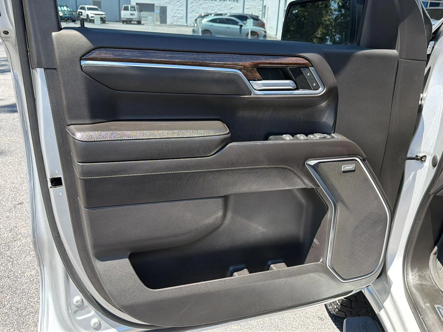 Used 2022 Quicksilver Metallic GMC Elevation image 16