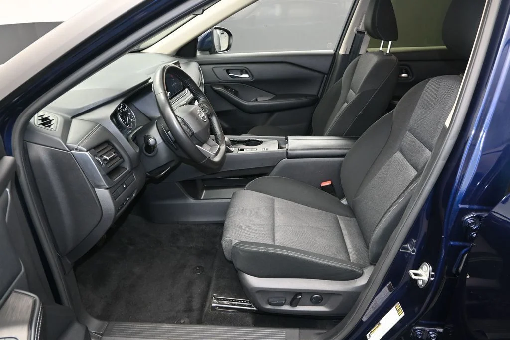Used 2025 Blue Nissan SV image 18