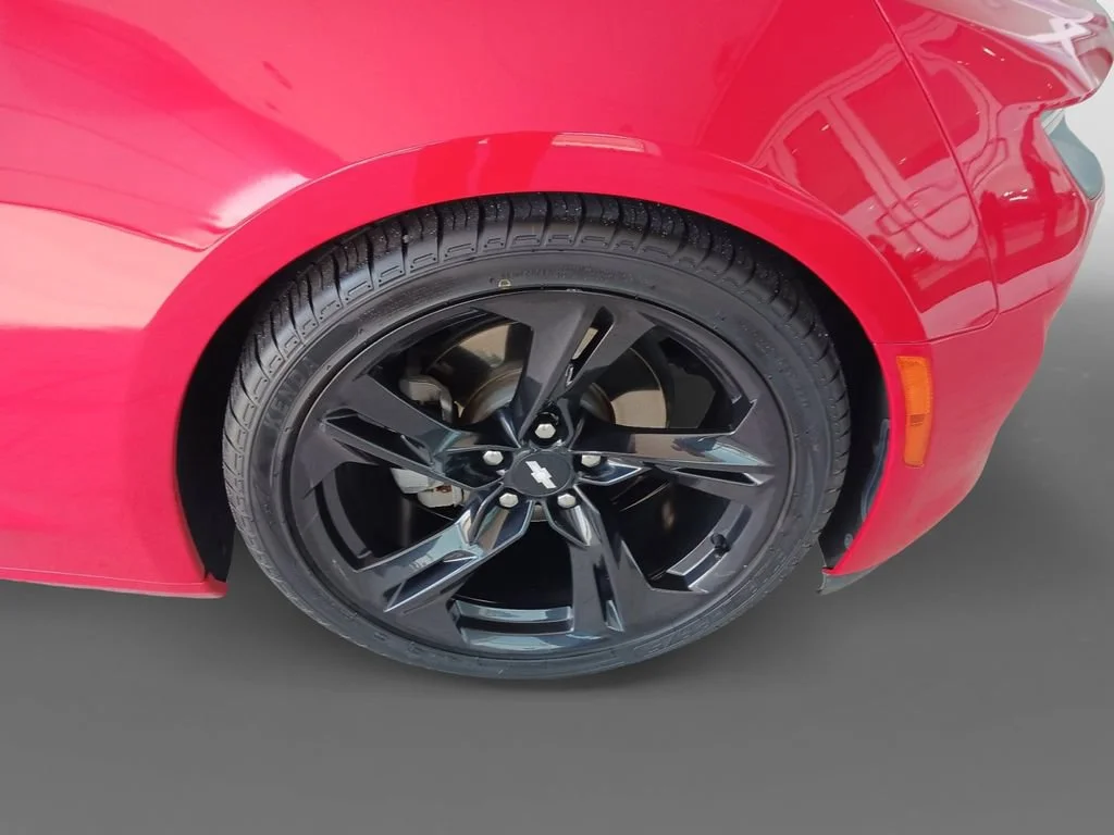 Used 2019 RED HOT Chevrolet 1LT image 16