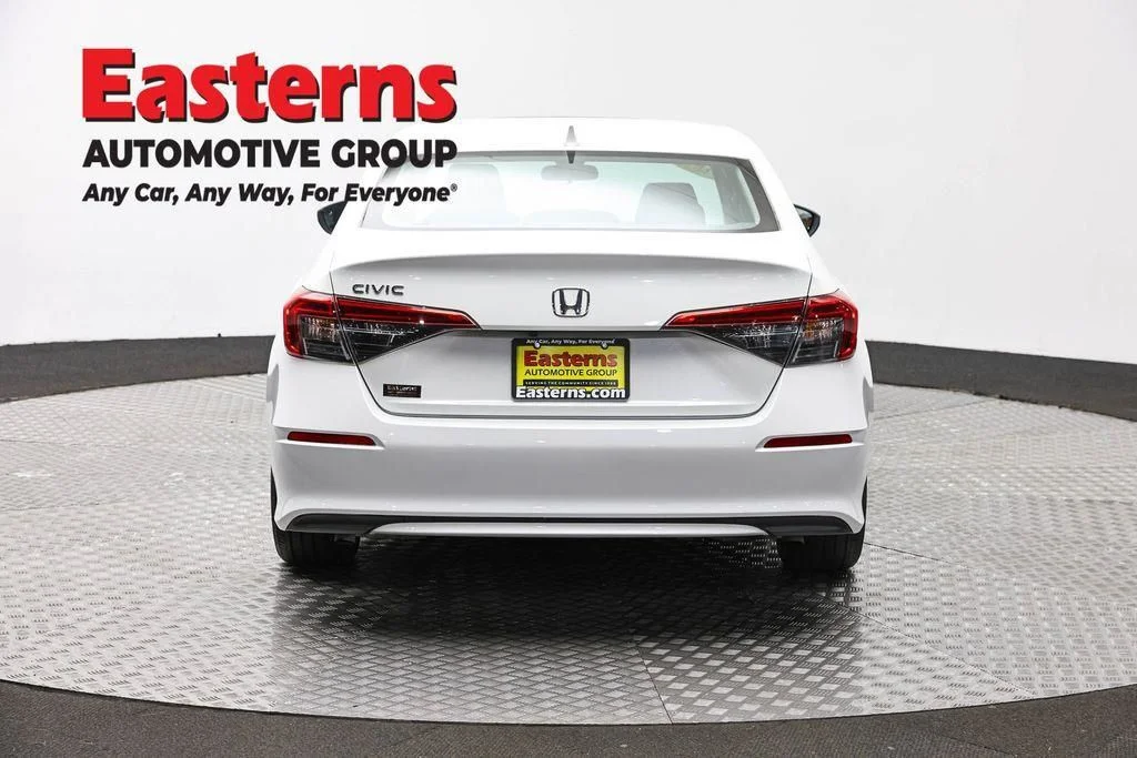 Used 2023 White Honda EX image 7