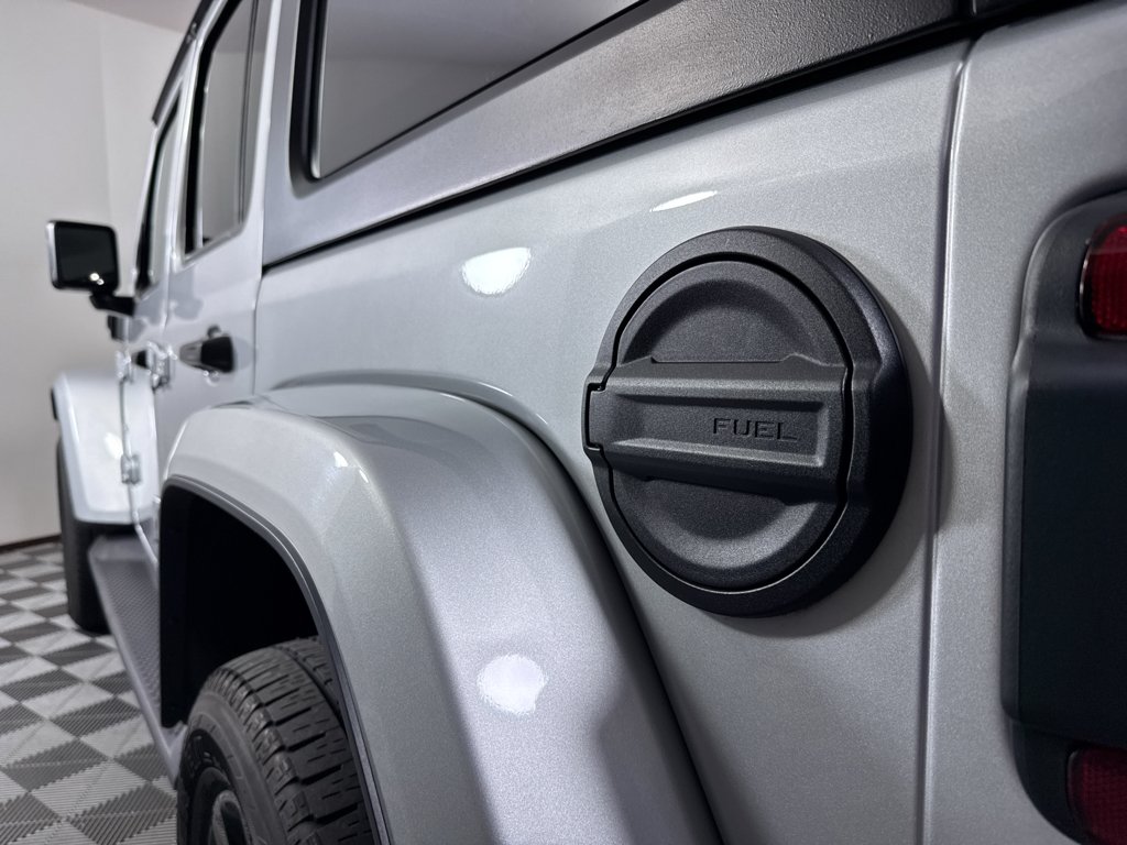 Used 2023 Silver Zynith Clearcoat Jeep Sahara image 29