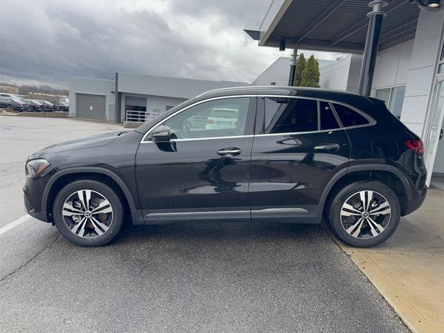 New 2026 Night Black Mercedes-Benz GLA 250 4MATIC® image 18