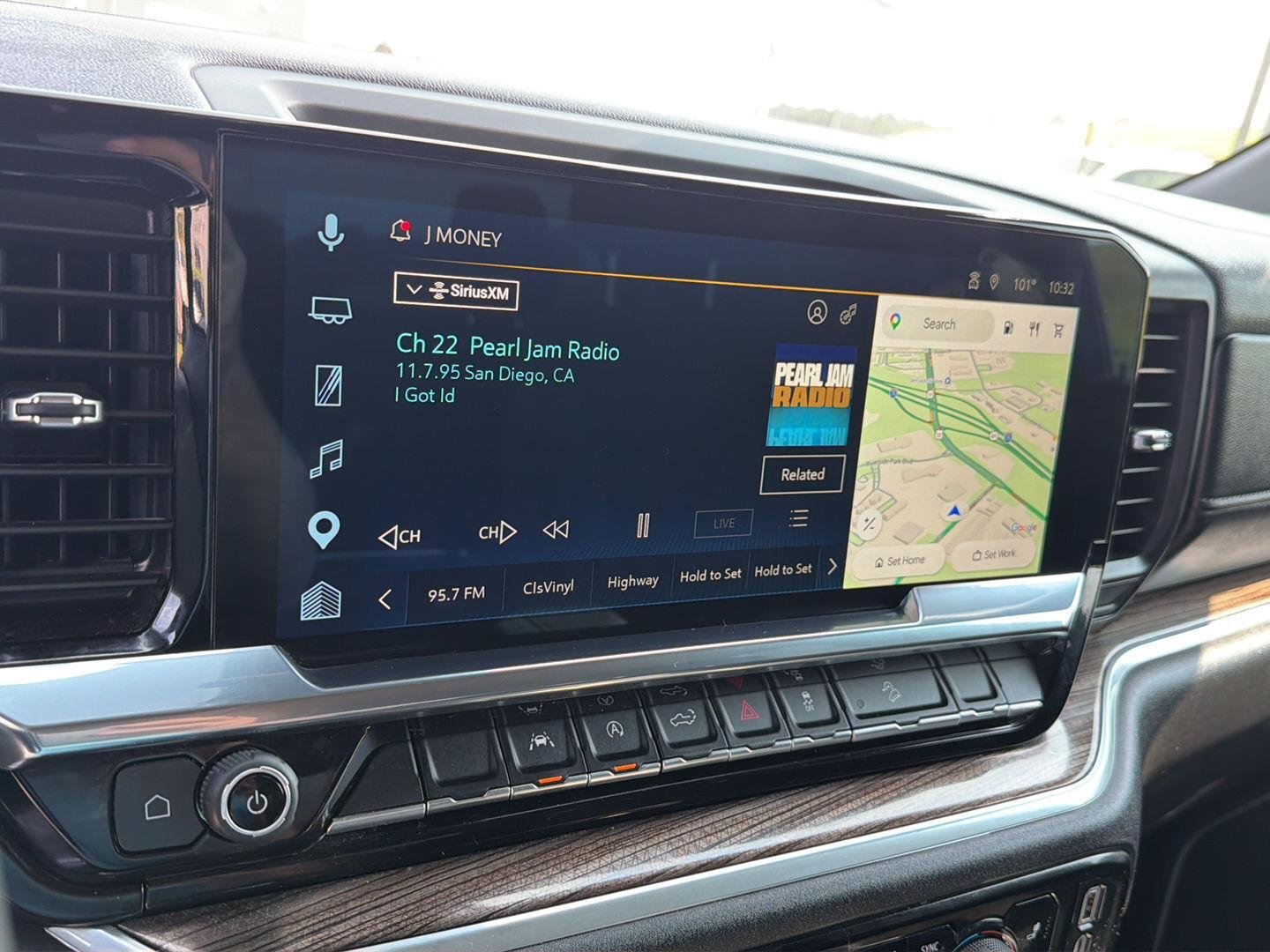 Used 2025 Summit White Chevrolet LT image 24