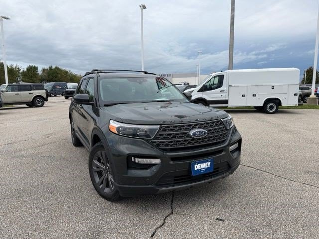 Used 2023 Green Metallic Ford XLT image 2