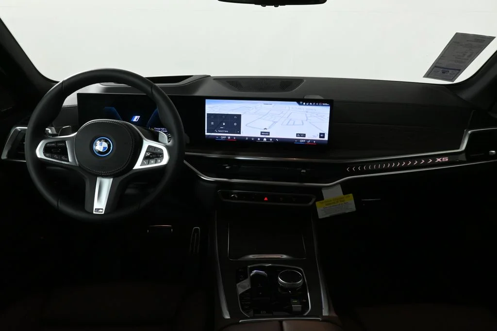Used 2026 White BMW xDrive50e image 18