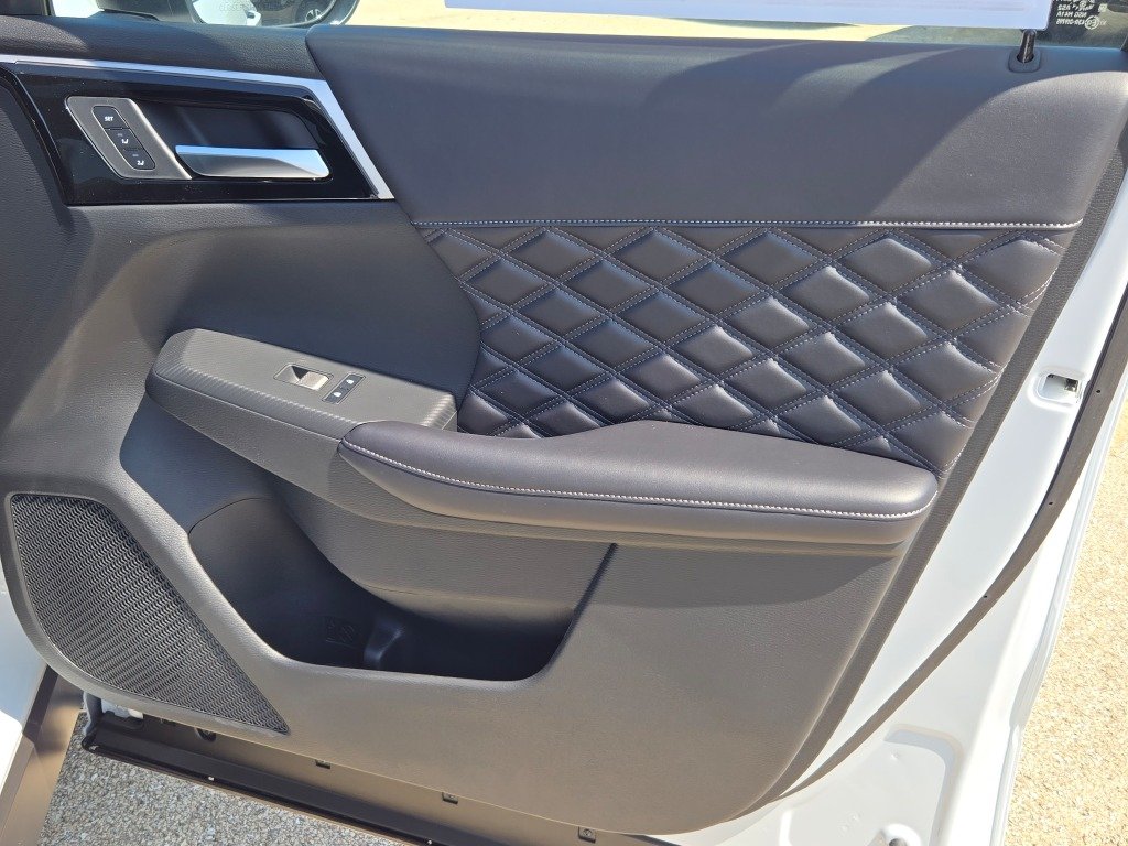 New 2026 White Nissan Platinum image 8