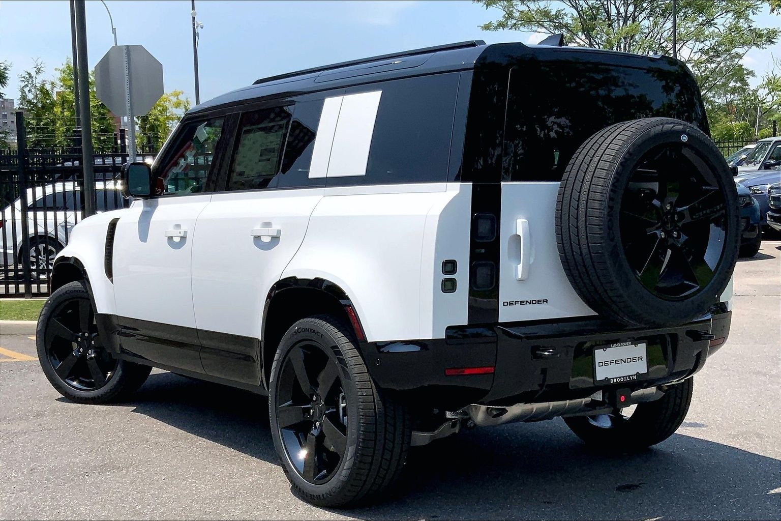 New 2026 Fuji White Land Rover X-Dynamic SE image 12