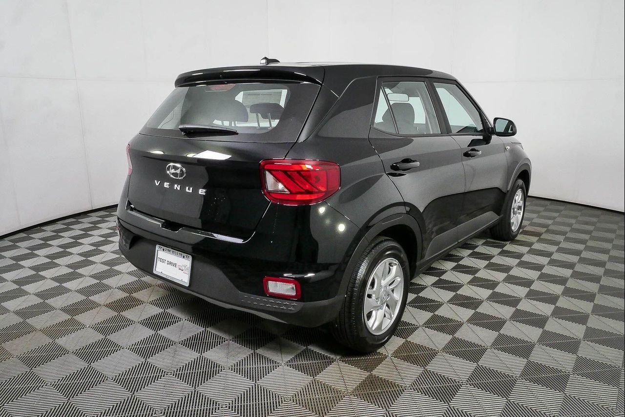 New 2026 Onyx Black Hyundai SE image 38