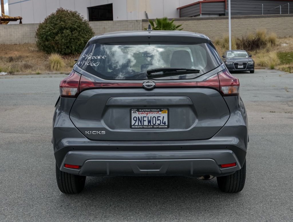 Used 2024 Gray Nissan S image 4
