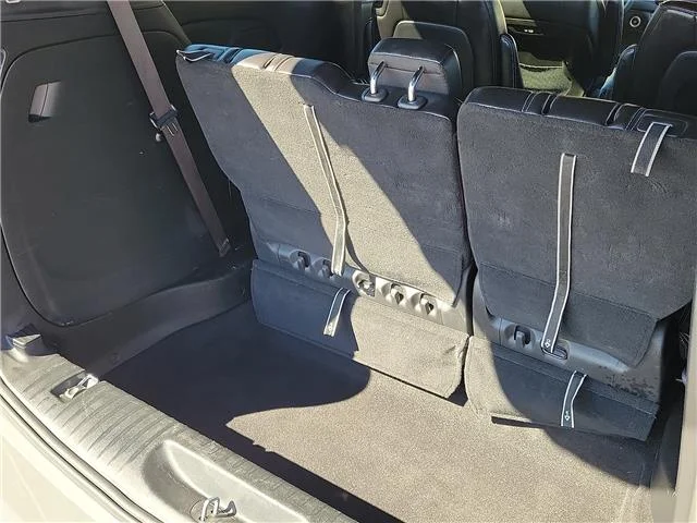 Used 2025 Gray Chrysler Select Front-Wheel Drive Passenger image 8