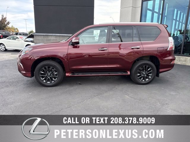 Used 2022  Lexus 460 Premium image 3