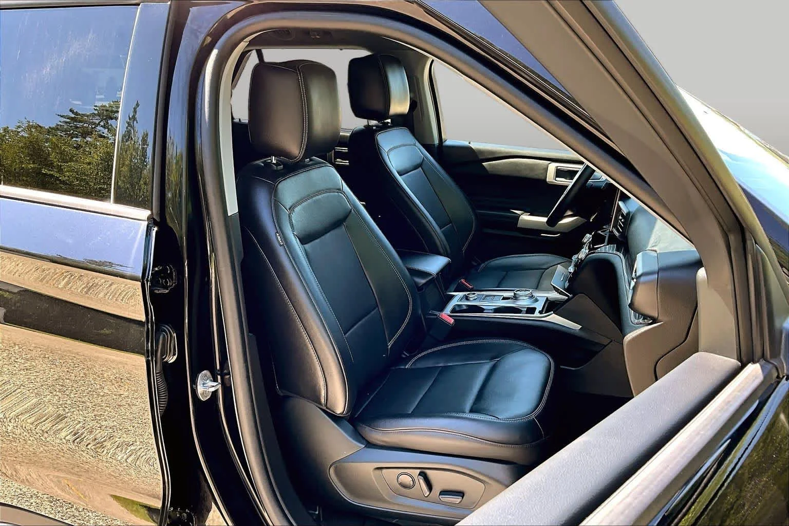 Certified Used 2023 Agate Black Metallic Ford Limited image 8