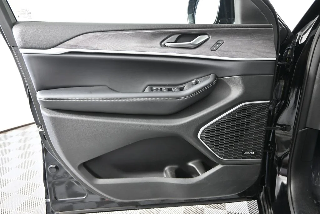 Used 2023 Black Jeep Limited image 18