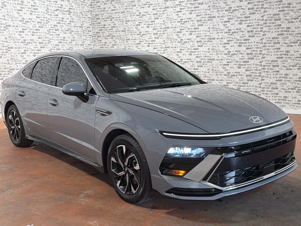 Used 2024 Transmission Blue Hyundai SEL image 1