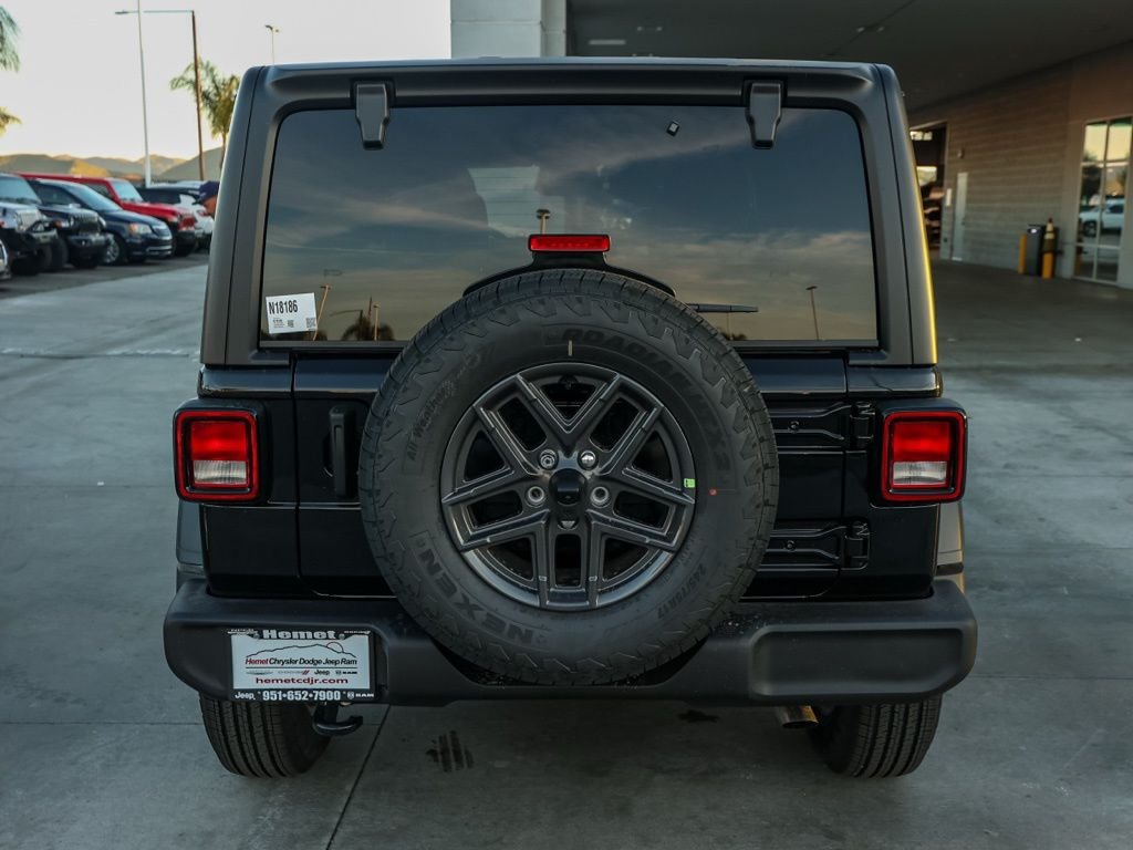 New 2026 Black Clear-Coat Exterior Paint Jeep Sport S image 4