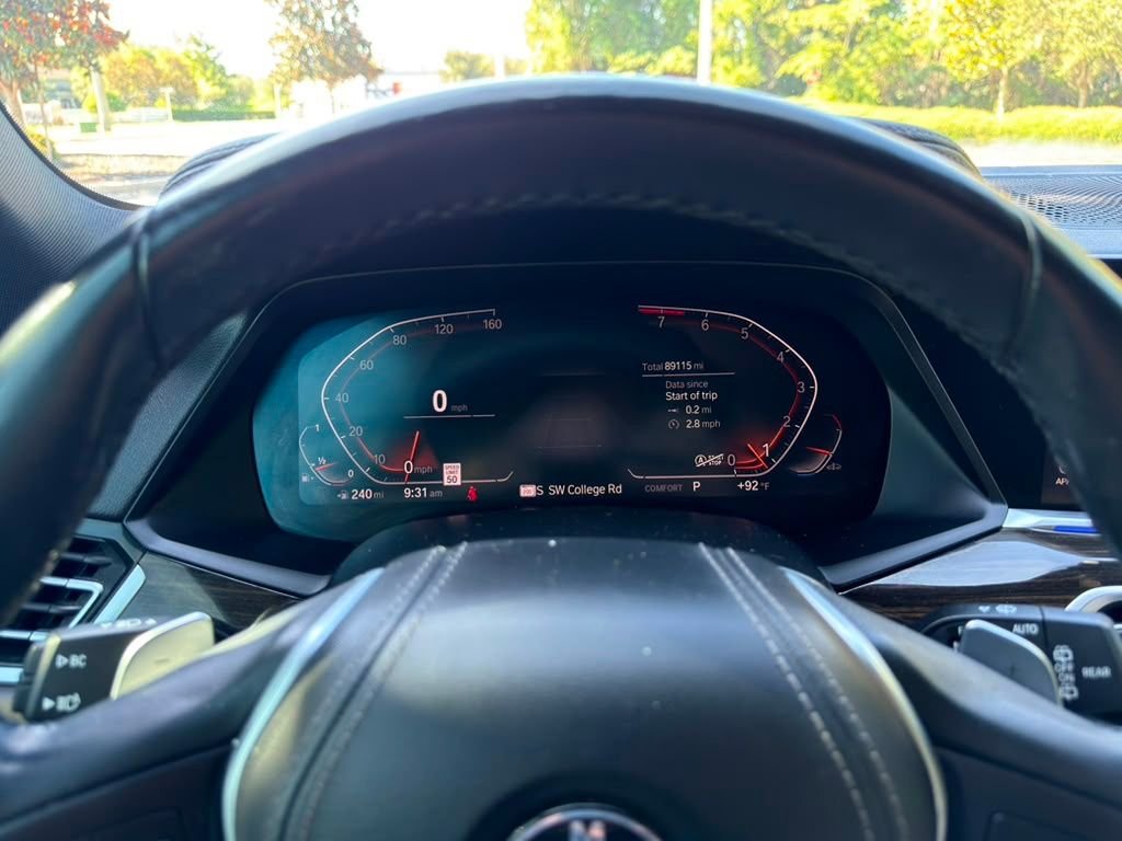 Used 2020 Black BMW xDrive40i image 17