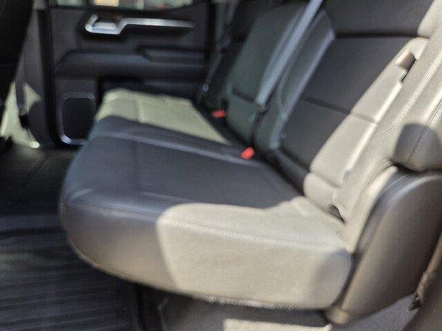 Used 2022 Onyx Black GMC SLT image 24