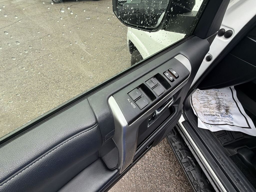 Used 2019 White Toyota SR5 image 13