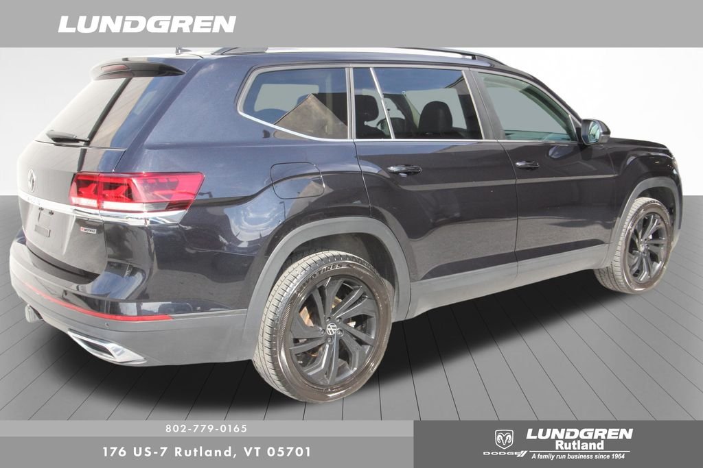 Used 2022 Black Volkswagen 3.6L V6 SE w/Technology image 9