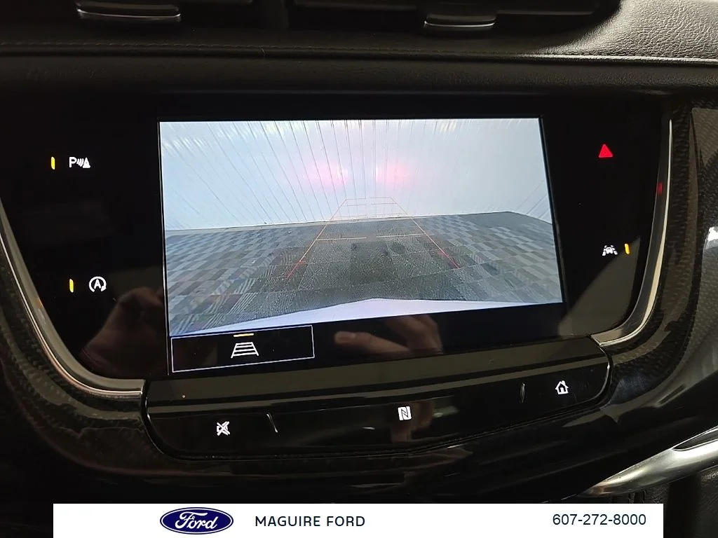 Used 2021 White Cadillac Sport image 27