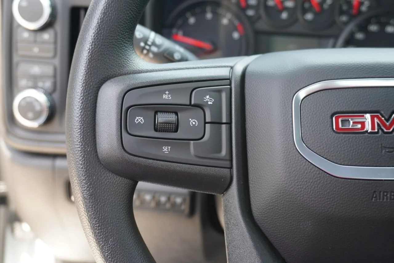2025 GMC Sierra 3500HD Pro - Photo 21