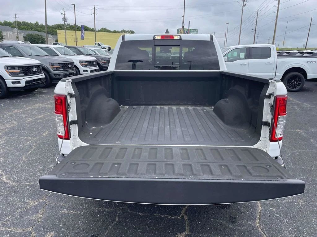 Certified Used 2019 White Ram Big Horn/Lone Star image 10