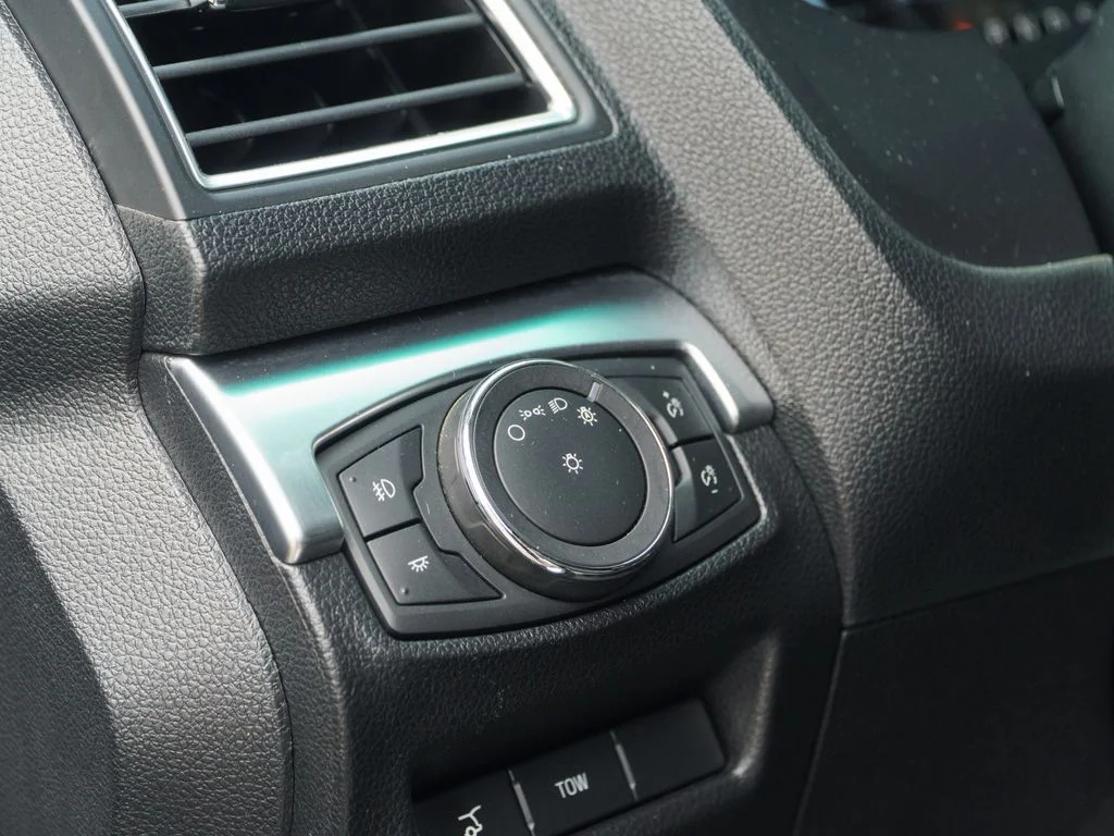 Used 2018 Shadow Black Ford Limited image 30