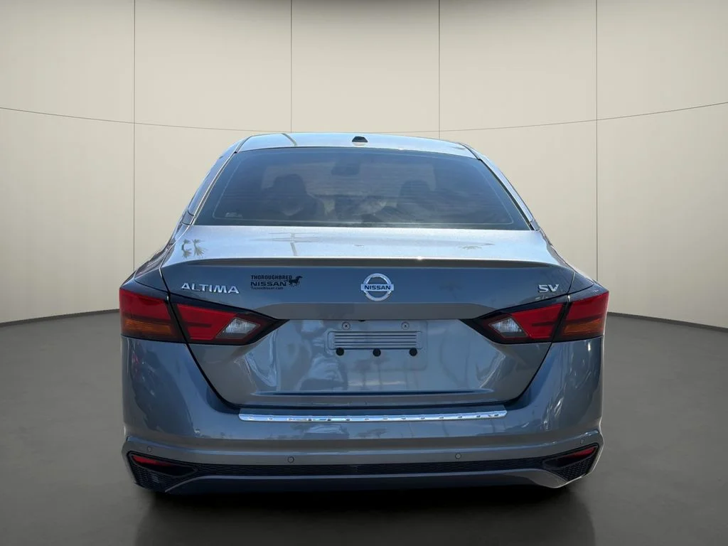 Used 2022 Gray Nissan 2.5 SV image 6